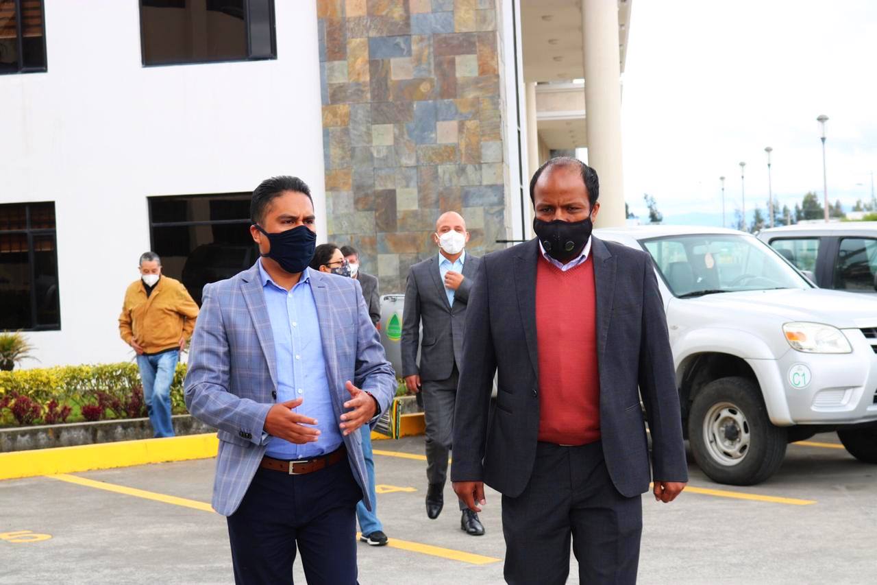 BANCO DE DESARROLLO DEL ECUADOR B.P. VERIFICA  EL AVANCE DE OBRAS EN EL NORTE DEL PAÍS