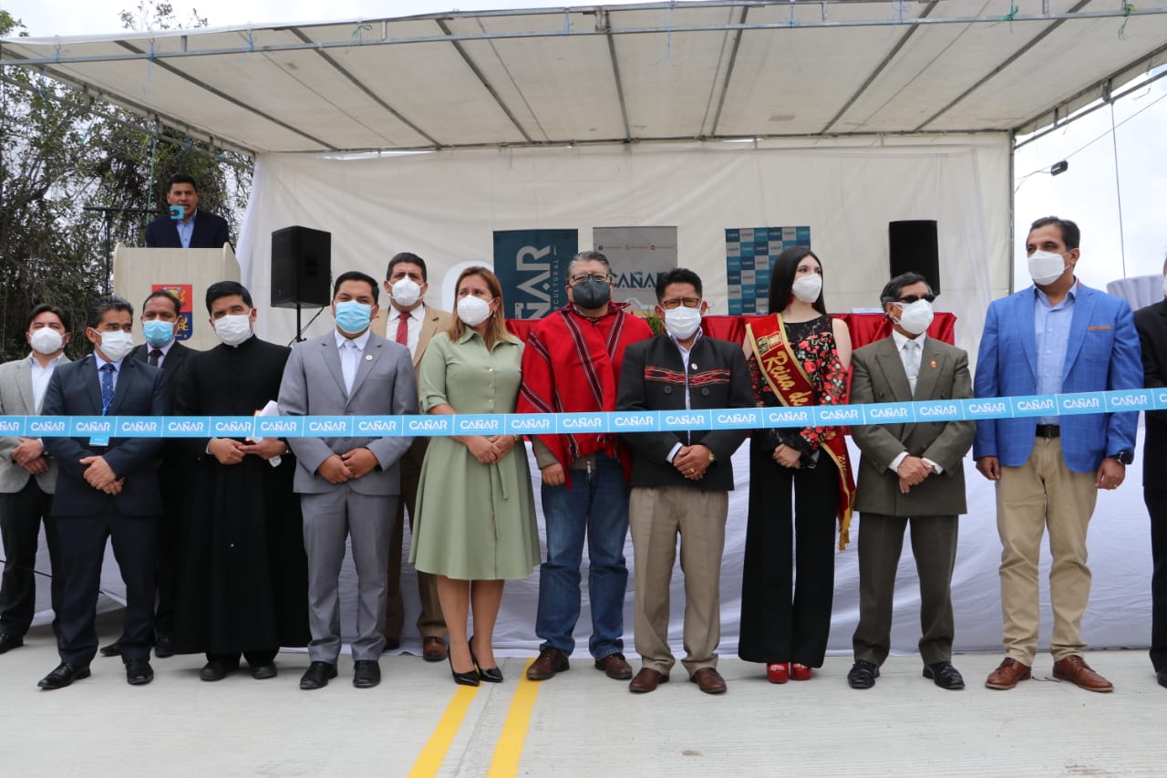 CAÑAR INAUGURA CALLE CARRERA CUENCA CON FINANCIAMIENTO DEL BDE POR MÁS DE USD 700 MIL