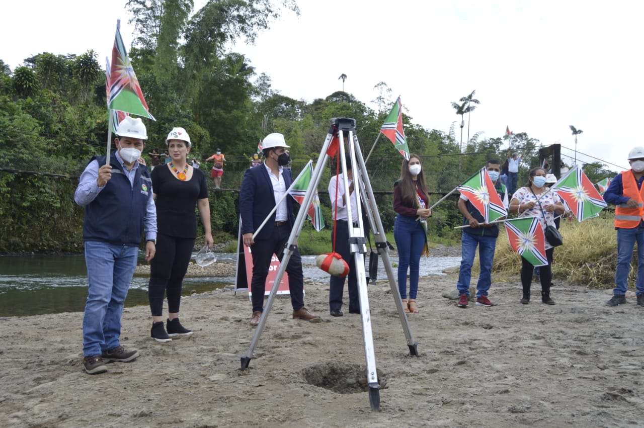 EL BDE FINANCIA PROYECTO DE AGUA POTABLE PARA PARROQUIAS RURALES DE LA CONCORDIA Y CONSTRUCIÓN DE PUENTE EN ALLURIQUÍN