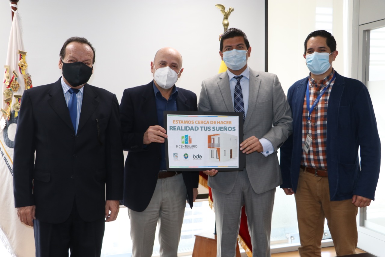 EL GOBIERNO NACIONAL DESTINA, A TRAVÉS DEL BDE,  FINANCIAMIENTO POR USD 3.3 MILLONES PARA PROYECTO DE VIVIENDAS EN PORTOVIEJO