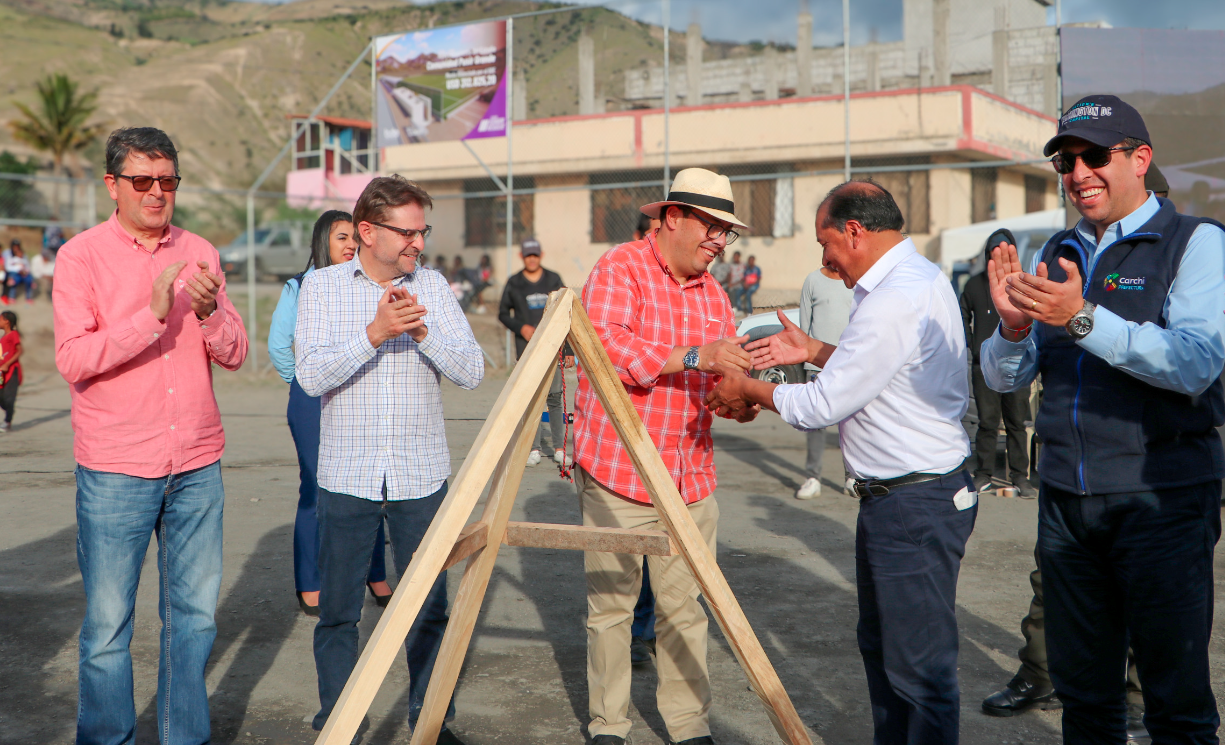  DESDE EL BDE B.P. SE HACE REALIDAD EL DESARROLLO DE OBRAS QUE FOMENTAN EL DEPORTE EN LA PROVINCIA DE CARCHI