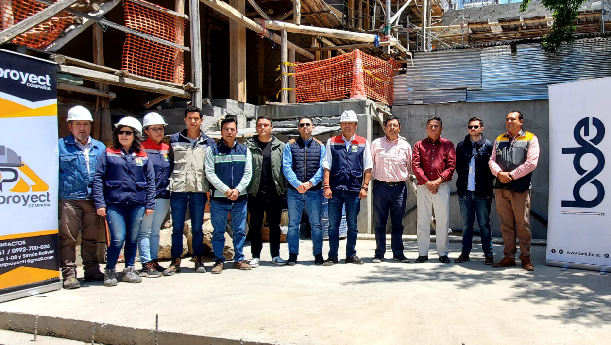 AZOGUES RECUPERA SU JOYA HISTÓRICA GRACIAS A FINANCIAMIENTO DEL BDE B.P.