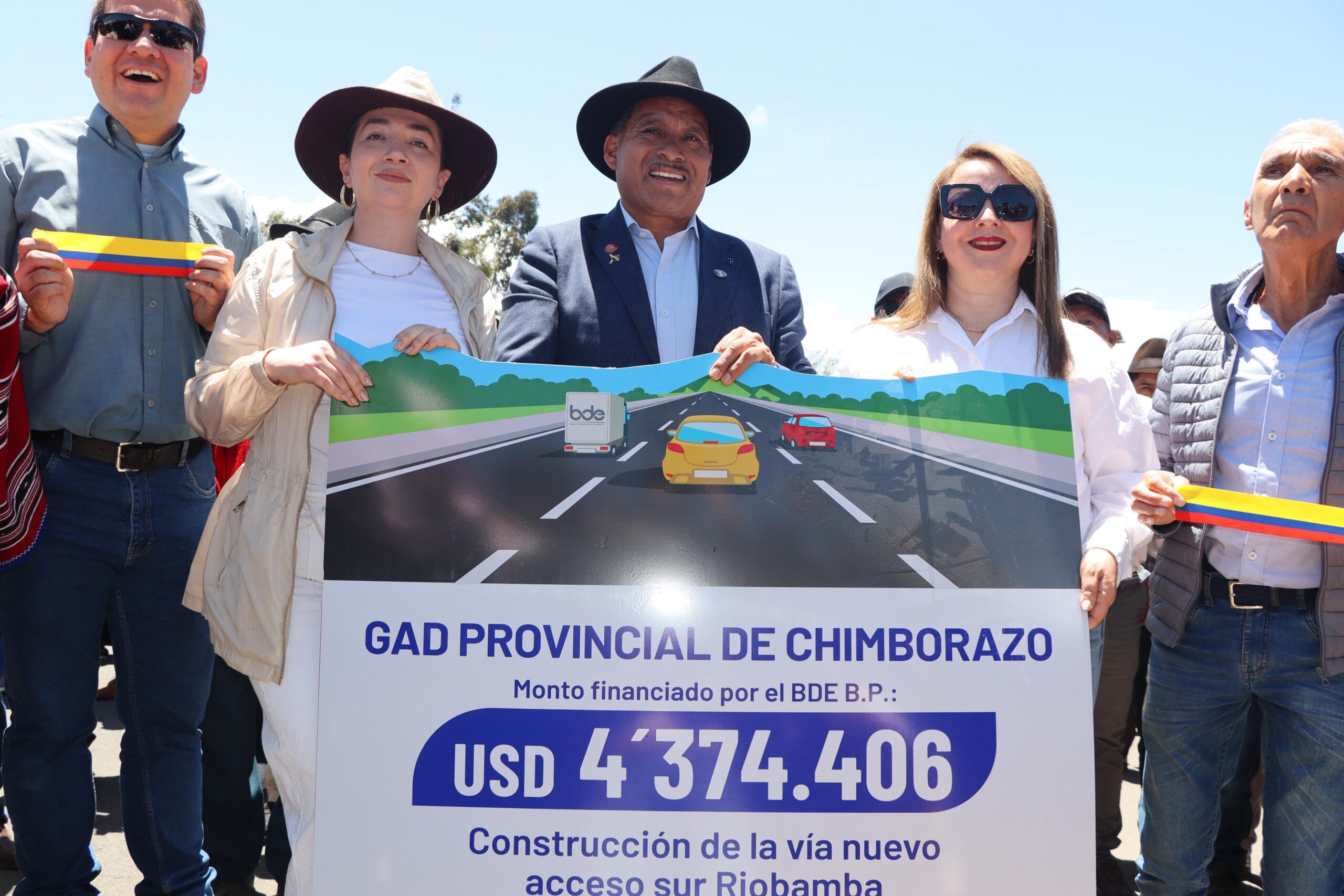 MÁS DE 4 MILLONES FINANCIADOS POR EL BDE HACEN REALIDAD LA VÍA DE ACCESO SUR A RIOBAMBA