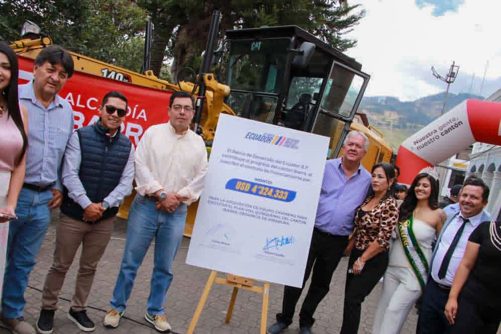 IBARRA POTENCIA SU EQUIPO CAMINERO CON FINANCIAMIENTO DEL BDE B.P.