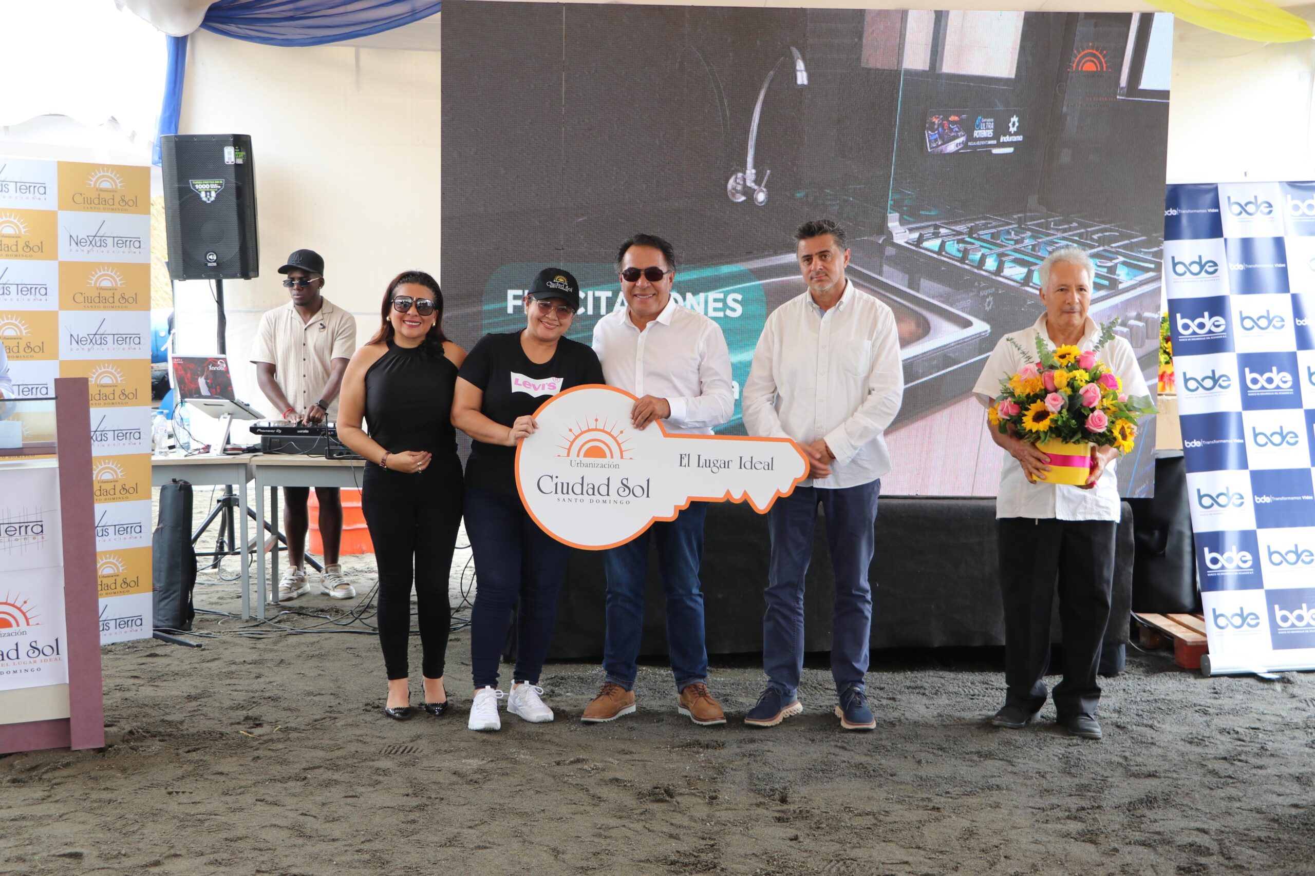 EL BDE B.P. IMPULSA VIVIENDAS DE INTERÉS SOCIAL EN SANTO DOMINGO DE LOS TSÁCHILAS