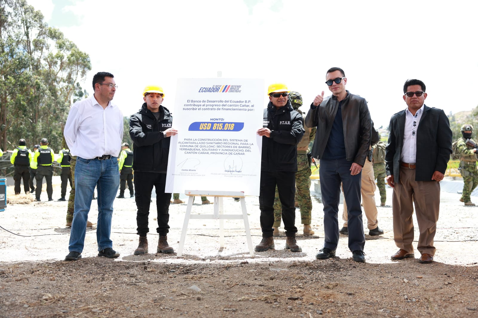 PRESIDENTE DANIEL NOBOA VISITA CAÑAR PARA ENTREGAR RECURSOS A TRAVÉS DEL BANCO DE DESARROLLO DEL ECUADOR B.P.