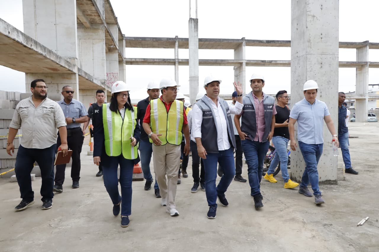 HABITANTES DE CHONE CONTARÁN CON MODERNO MERCADO FINANCIADO POR EL BDE B.P.