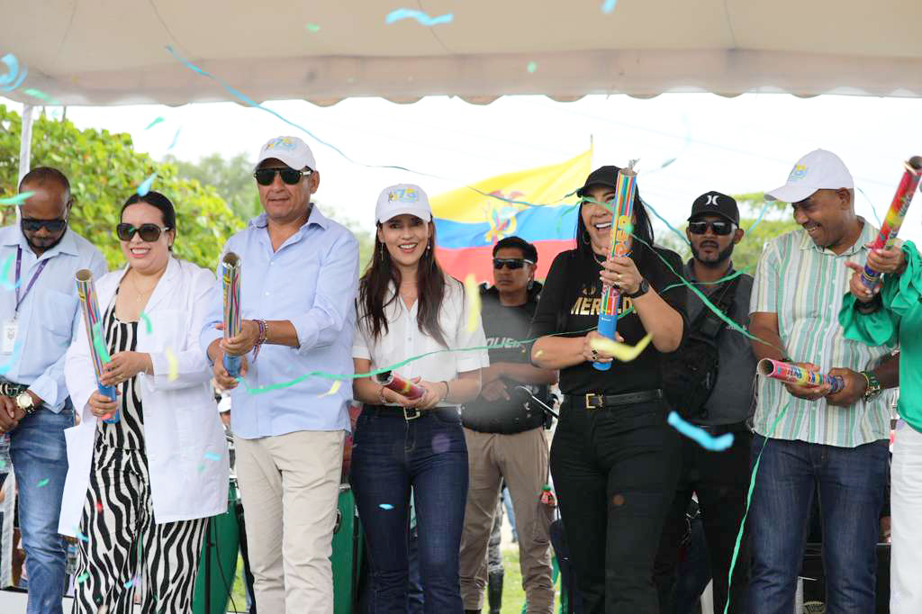 CON INVERSIÓN DE USD 4,8 MILLONES, EL GOBIERNO NACIONAL IMPULSA EL DESARROLLO VIAL EN ESMERALDAS