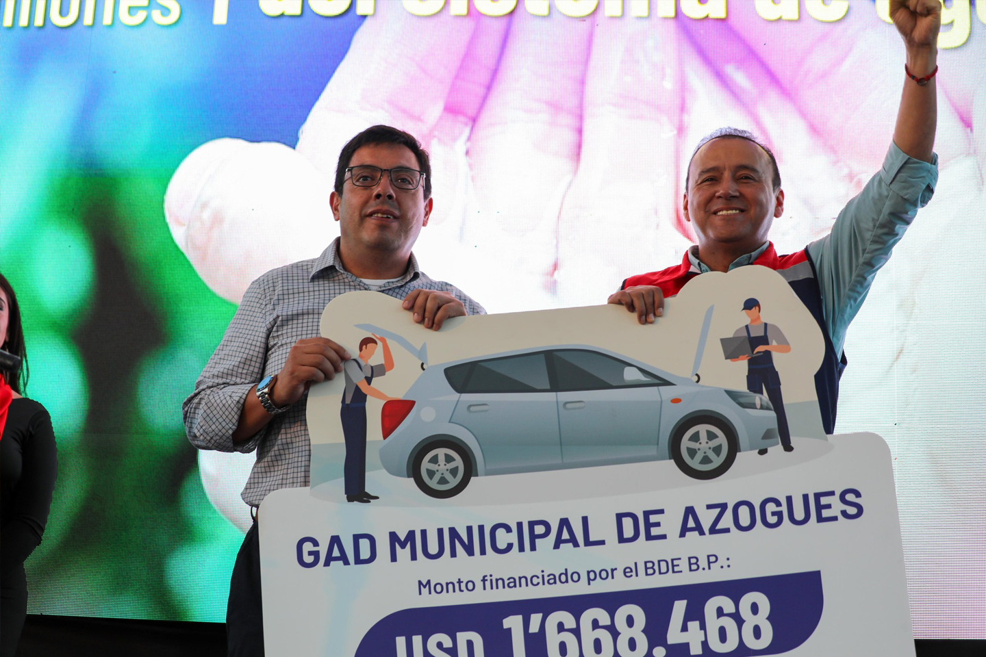 BDE B.P. ENTREGA MAS DE 3.7 MILLONES PARA OBRAS DE DESARROLLO AL GAD MUNICIPAL DE AZOGUES