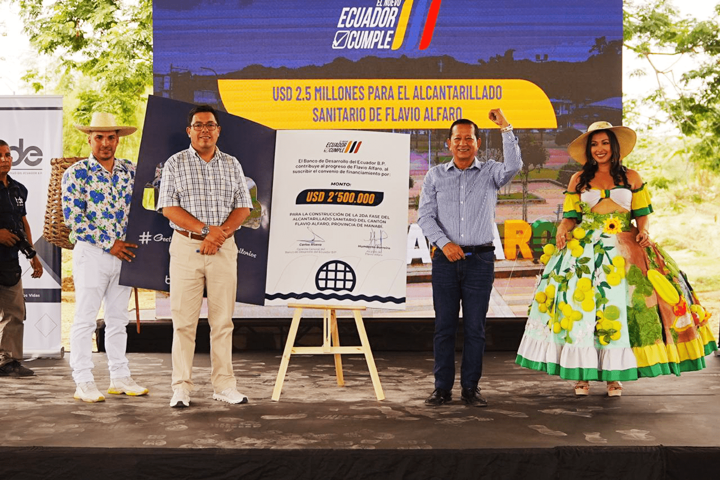 CON FINANCIAMIENTO DEL BDE  B.P., FLAVIO ALFARO AMPLÍA LA COBERTURA DEL ALCANTARILLADO SANITARIO