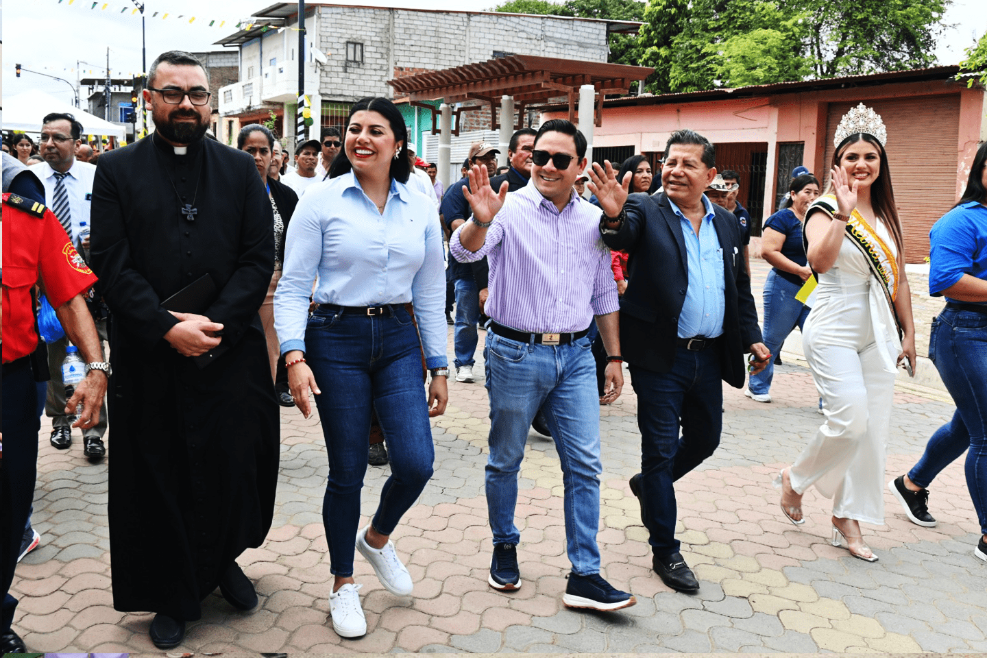 CON UNA INVERSIÓN DEL BDE B.P. POR USD 1.4 MILLONES, SE INAUGURÓ LA REGENERACIÓN URBANA DEL CASCO CENTRAL DE LOMAS DE SARGENTILLO