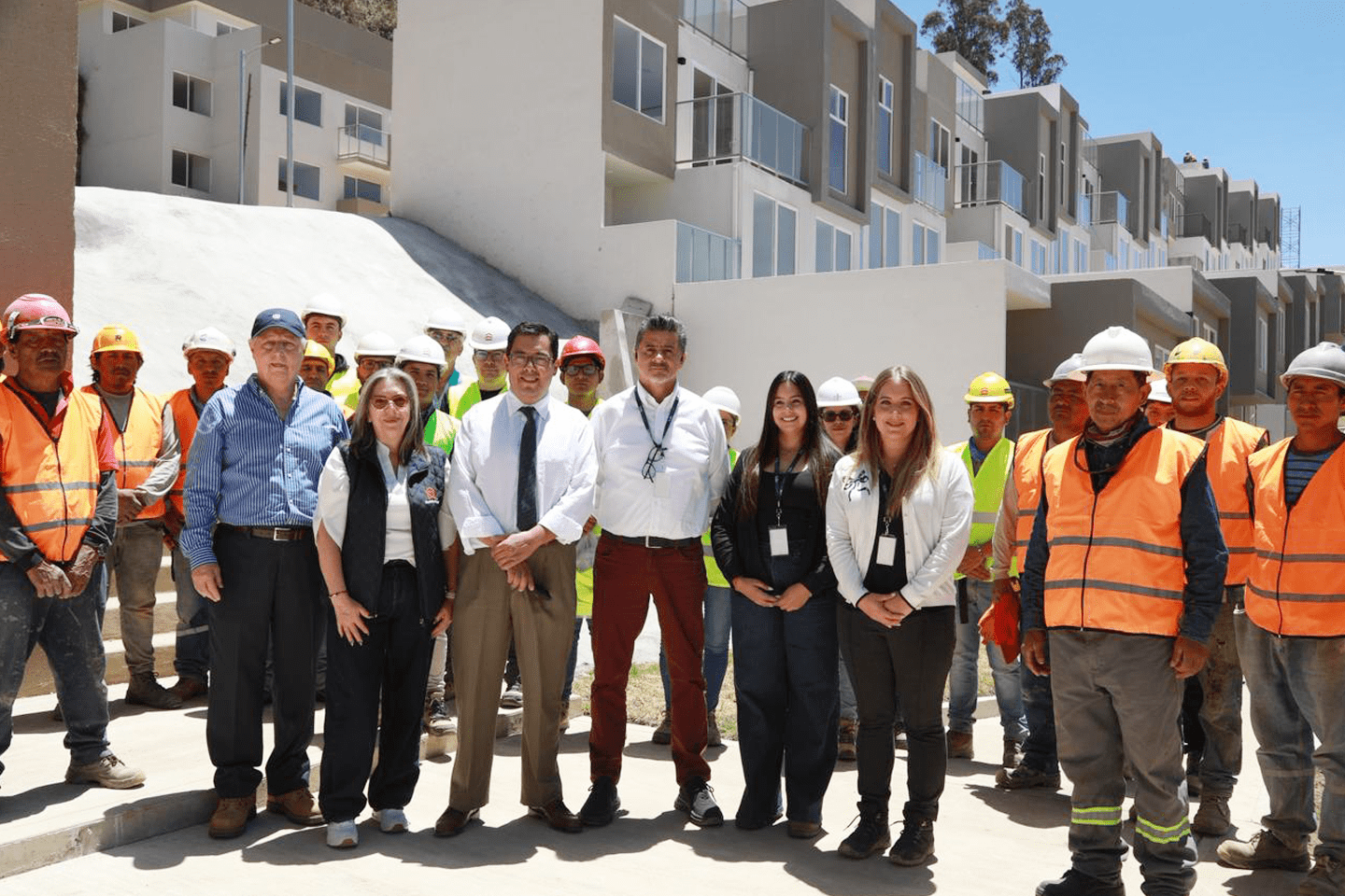 CON FINANCIAMIENTO DEL BDE B.P., EL PROYECTO HABITACIONAL TERRAZAS DEL CHAMIZAL, EN CONOCOTO, AVANZA CON ÉXITO