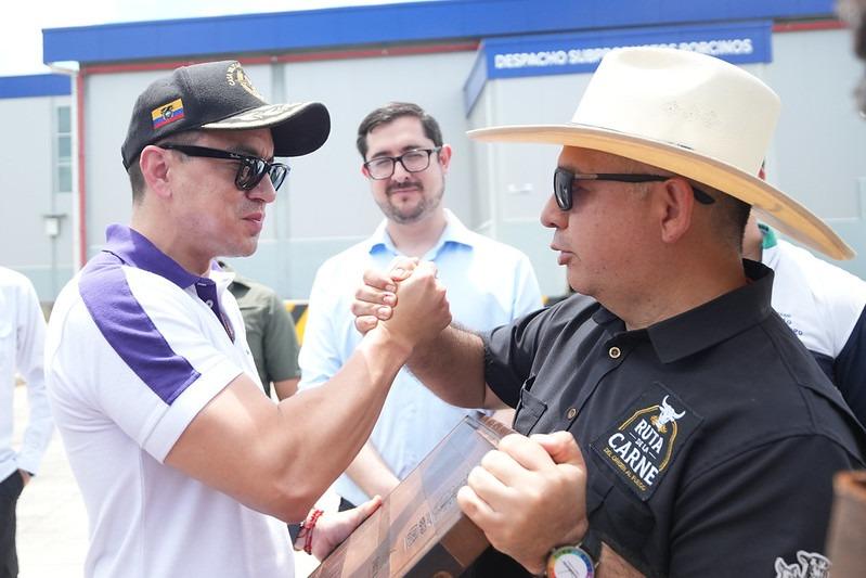 ¡OBRAS Y MÁS OBRAS! EL PRESIDENTE DANIEL NOBOA ENTREGÓ EL NUEVO CENTRO DE FAENAMIENTO SANTO DOMINGO – LA CONCORDIA.